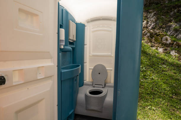 Portable Toilet Options We Offer in Clay Center, KS